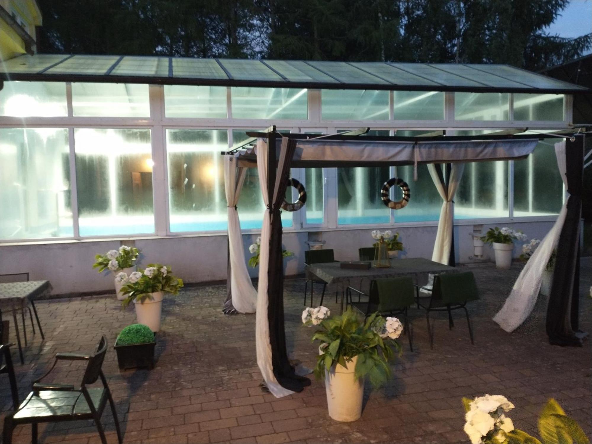 Отель Korab Wiselka & Spa Экстерьер фото